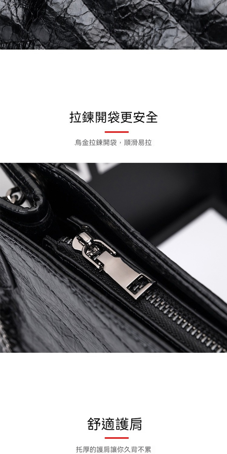拉鍊開袋更安全 烏金拉鍊開袋,順滑易拉 舒適護肩 托厚的護肩讓你久背不累 