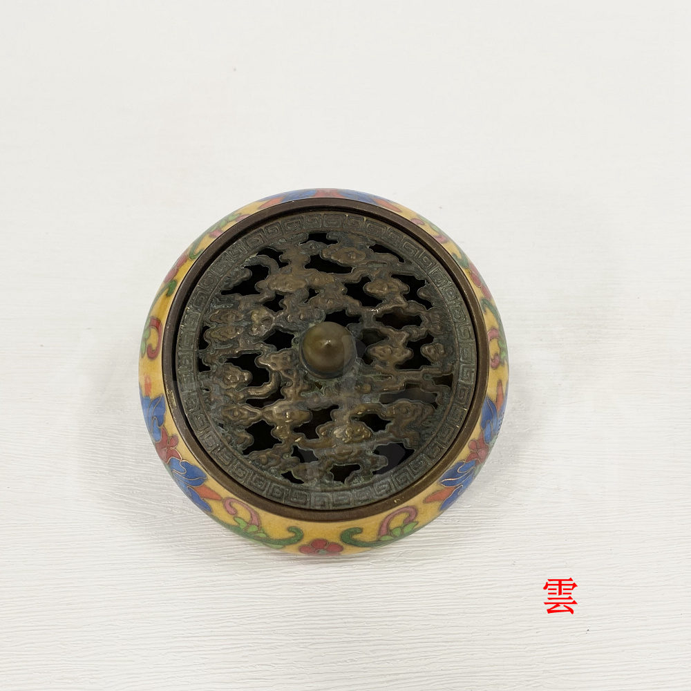 御古齋】掐絲景泰藍鏤空銅香爐掐絲琺瑯彩熏香爐盤香爐三足爐靜 御古齋】掐絲景泰藍鏤空銅香爐掐絲琺瑯彩熏香爐盤香爐三足爐靜