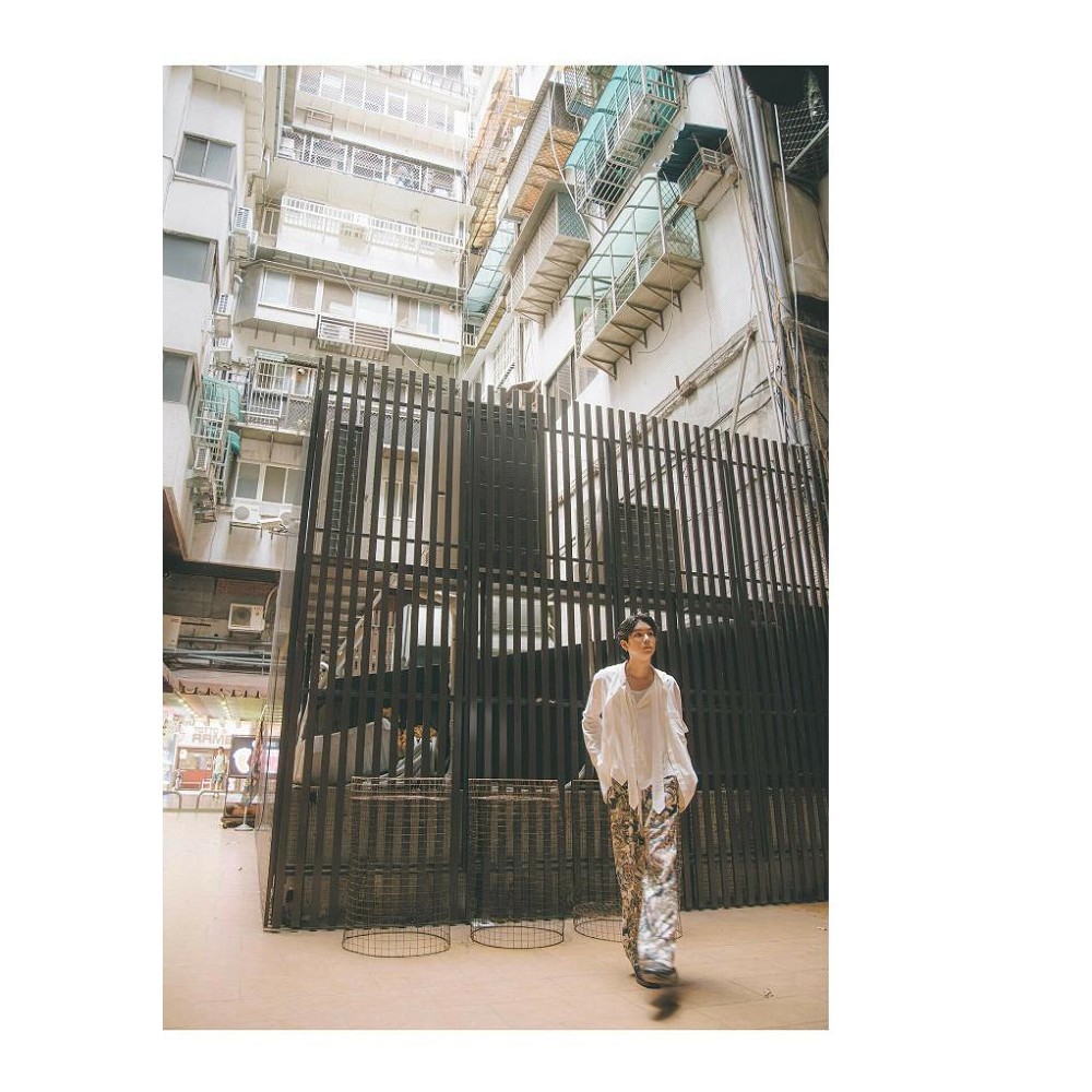 楊宇騰 YU 雑誌・写真集等 まとめ売り 20点以上 Amazon.co.jp: 写真集 楊宇騰YU寫真集 x 黄中平：光影之間