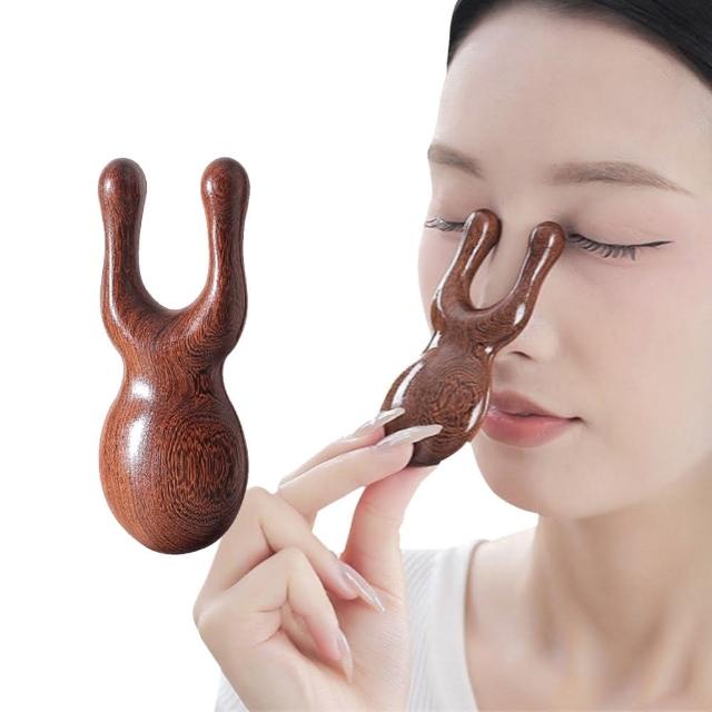 【咪咪購物】檀木眼部按摩梳｜一入(紓壓緩解疲勞 眼部按摩 鼻子按摩 頭部按摩 頭皮按摩 眼部按摩器 青蛙雙指按摩梳 按摩梳 按摩棒 原木梳 綠檀木梳 檀木按摩梳 梳子)