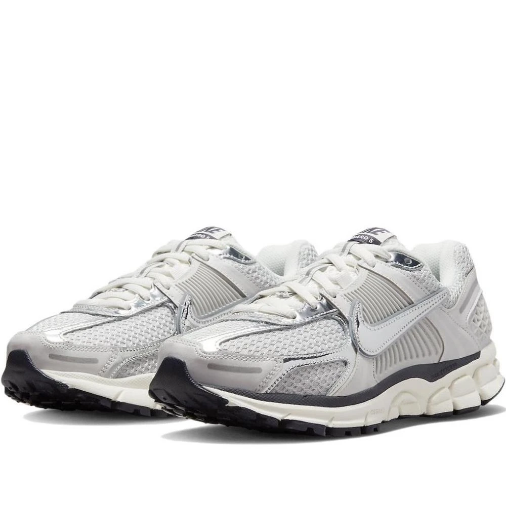 純銀 文鎮 NIKE 耐吉】Nike Zoom Vomero 5 Photon Dust 白銀液態銀勾女鞋休閒鞋