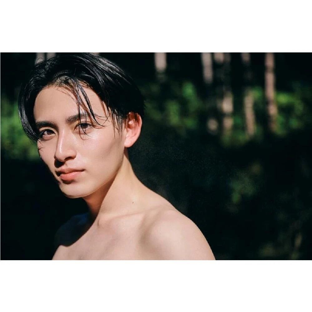 【オンライン特典生写真】葉山侑樹 写真集「蒼穹」 葉山侑樹1st写真集 蒼穹 (単行本) | 葉山 侑樹 | タレント写真集
