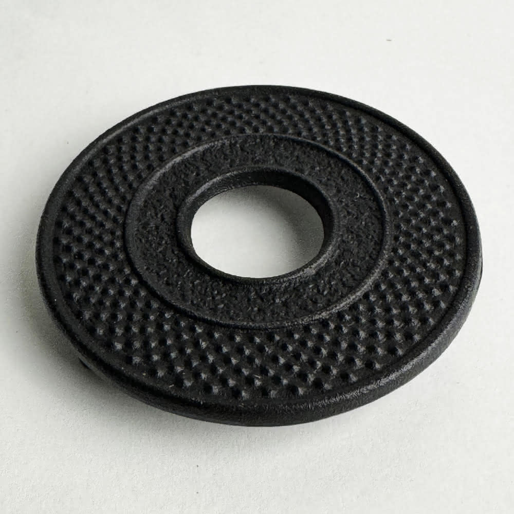 【IWACHU 岩鑄】岩鑄｜金敷丸型壺墊｜南部鐵器 ｜ 茶壺墊(南部鐵器 #17002)