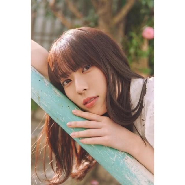 乃木坂46 岩本蓮加初寫真集《いたずらな風》附：明信片(6種類