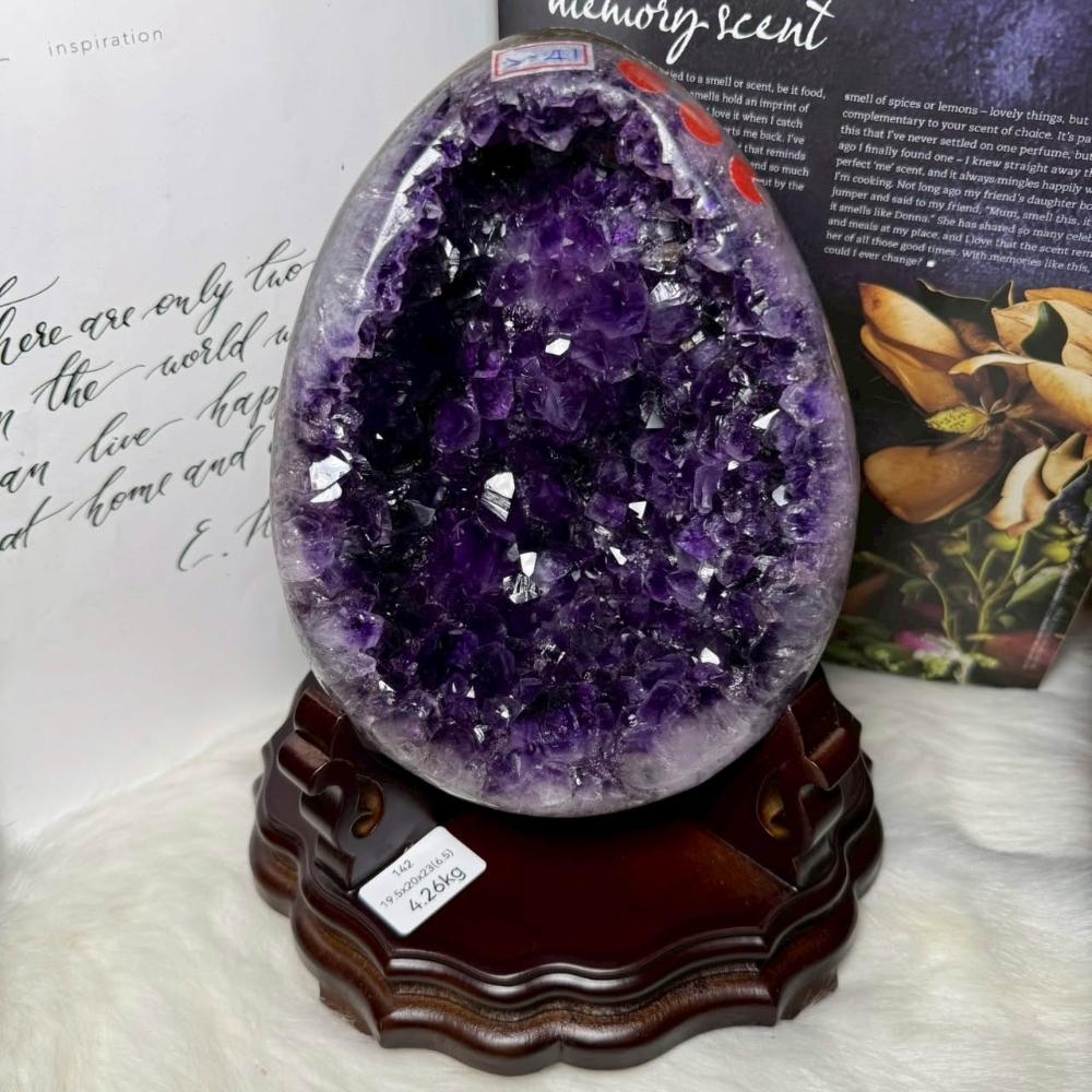 千奇國際精品】7/10新品♥️烏拉圭頂級紫水晶恐龍蛋晶洞142號4.26kg