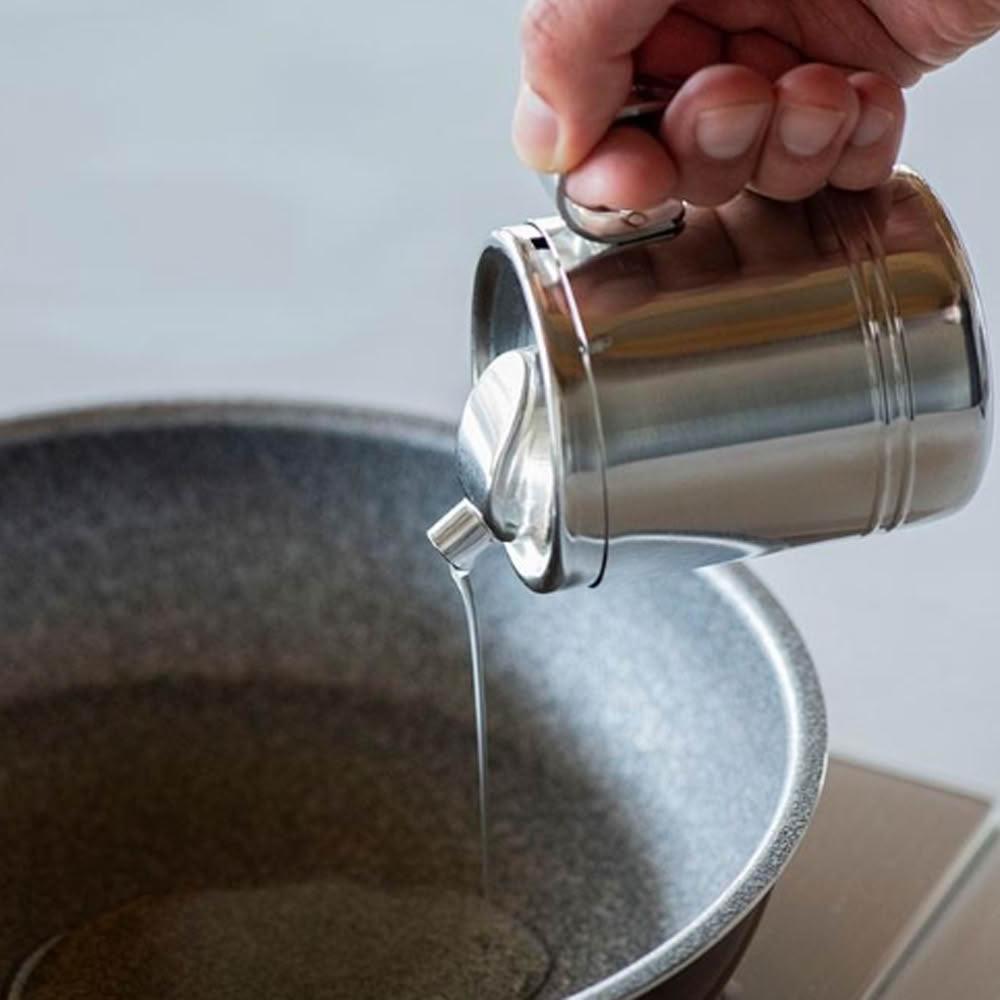 日本一菱金屬】18-8不銹鋼油壺油罐可拆洗250cc