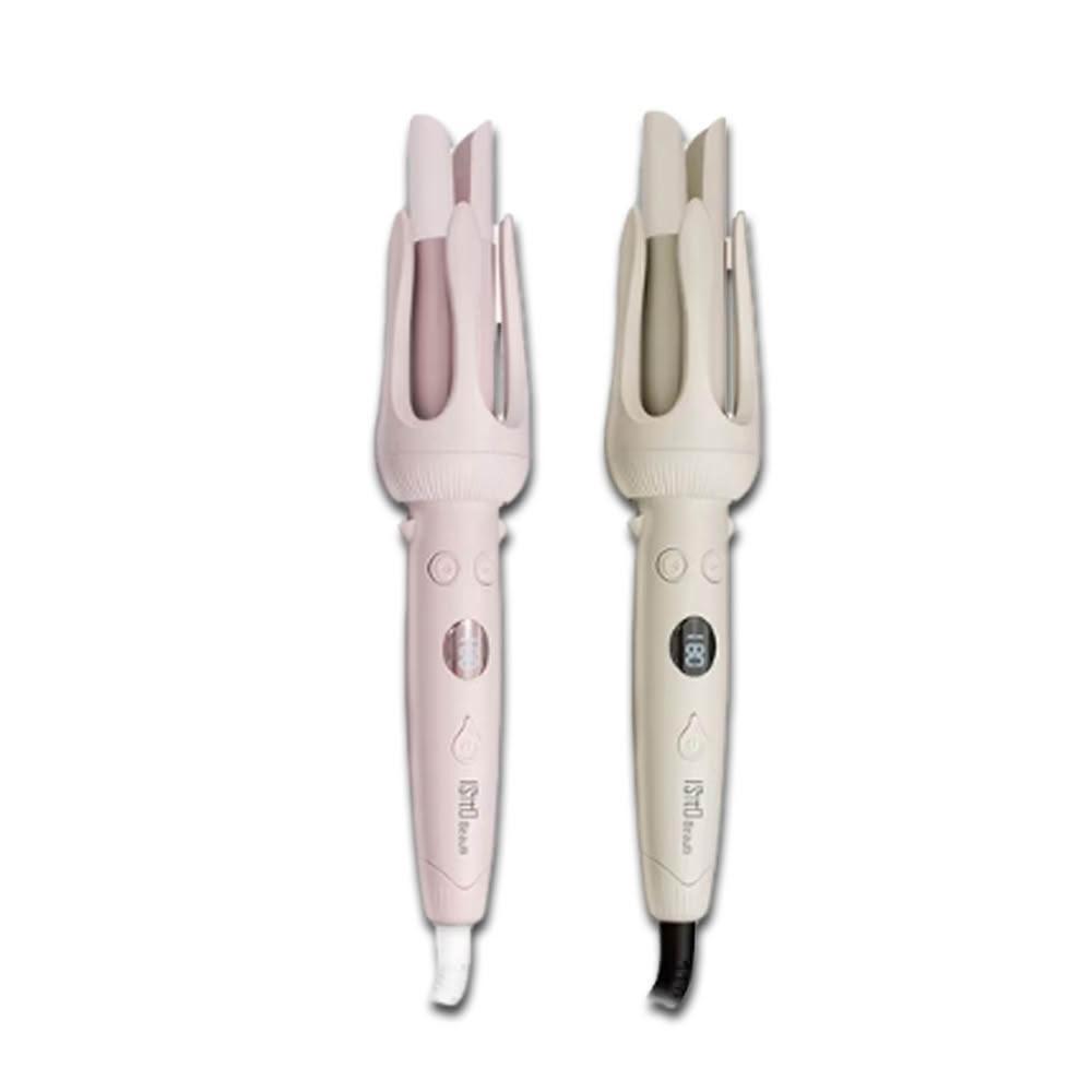  ISITO IS-24E01DH 負離子自動捲髮造型器，採用粉紅色系與米色系設計（淡奶茶、淡藕荷規格），尺寸296x58x58mm，中國製造。支援110V/60Hz國際電壓功能，無溫度調節，溫度依外包裝標示。內含負離子技術，輕鬆打造捲髮造型，為個人衛生用品，BSMI許可T33599，享1年保固。完美適合日常自動捲髮需求，提升頭髮光澤與持久度。 