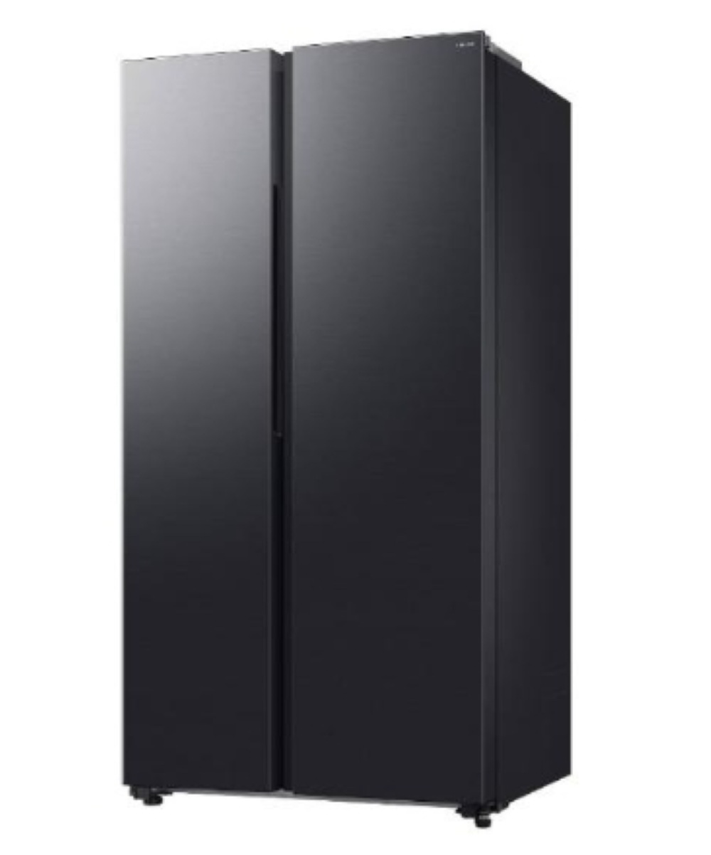 SAMSUNG三星 RS70F65Q4F 三星 SAMSUNG RS70F65Q4FTW 冰箱採用變頻馬達,提供655公升大容量儲物空間,適閤家庭使用。雙門對開設計,黑色系外觀時尚,尺寸974 x 1909 x 776 mm,重量98 KG,越南原產地。支援110V電壓,環保R-600a冷媒,享1年全機保固及10年壓縮機保固,含基本安裝服務。BSMI許可字號R33475,高效能省電變頻技術,讓您的廚房生活更舒適便捷。
