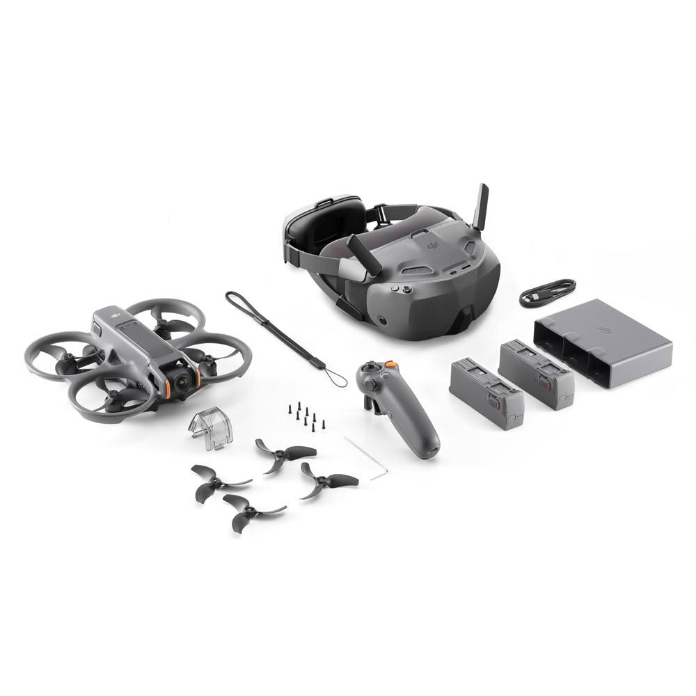  DJI 大疆 AVATA 2 是一款專業 FPV 空拍機，支援 1080P 高畫質錄影與 JPEG 檔案格式，採用 microSD 儲存媒介與鋰電池電源，提供長效飛行樂趣。輕巧設計適合初學者與進階玩家，無螢幕設計強調沉浸式 FPV 體驗，保固 12 個月，完美捕捉空中冒險時刻。 